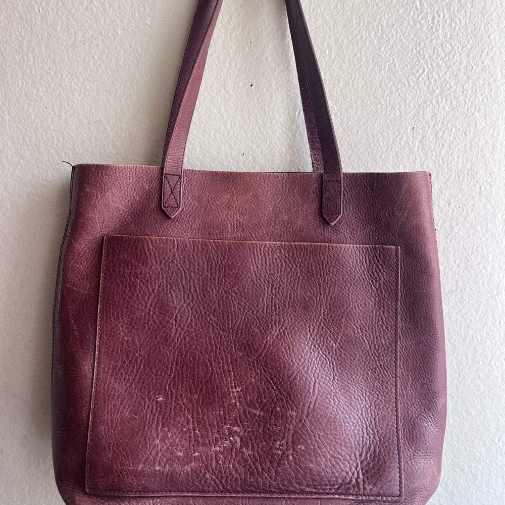 Madewell Women’s Leather Tote Bag in Burgundy